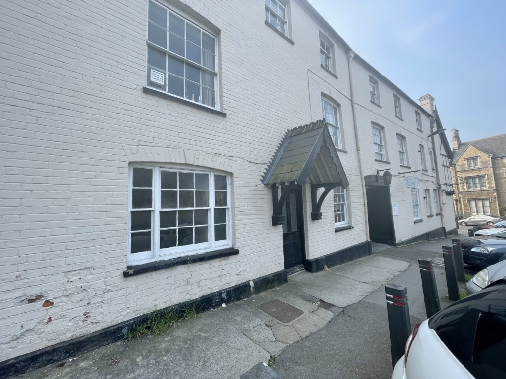 The Store Room, Salutation Mansions, Faringdon Marriotts Property LLP Estate Agents Faringdon